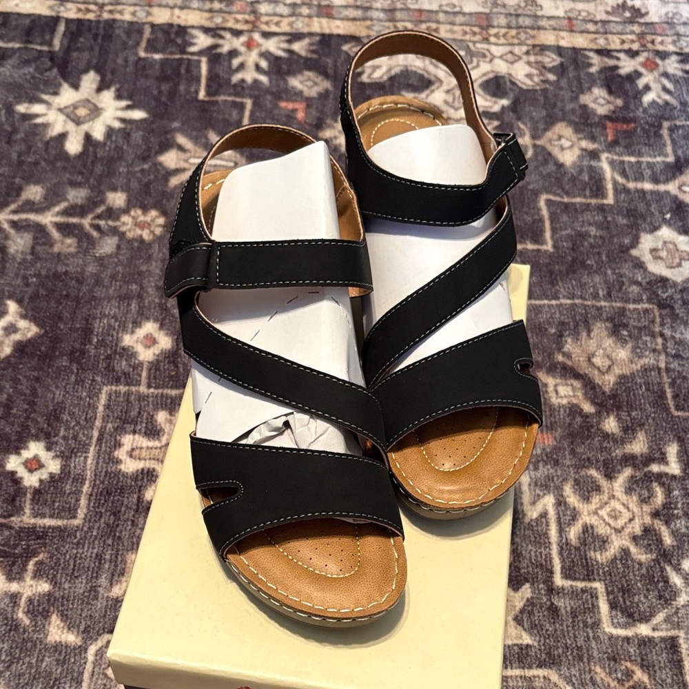 Chic Black Strappy Sandals